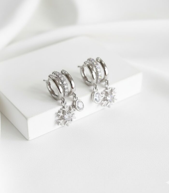 ALTIN KAPLAMA ÖZEL SERİ TAŞ DETAY GÜMÜŞ KAR TANESİ  KÜPE