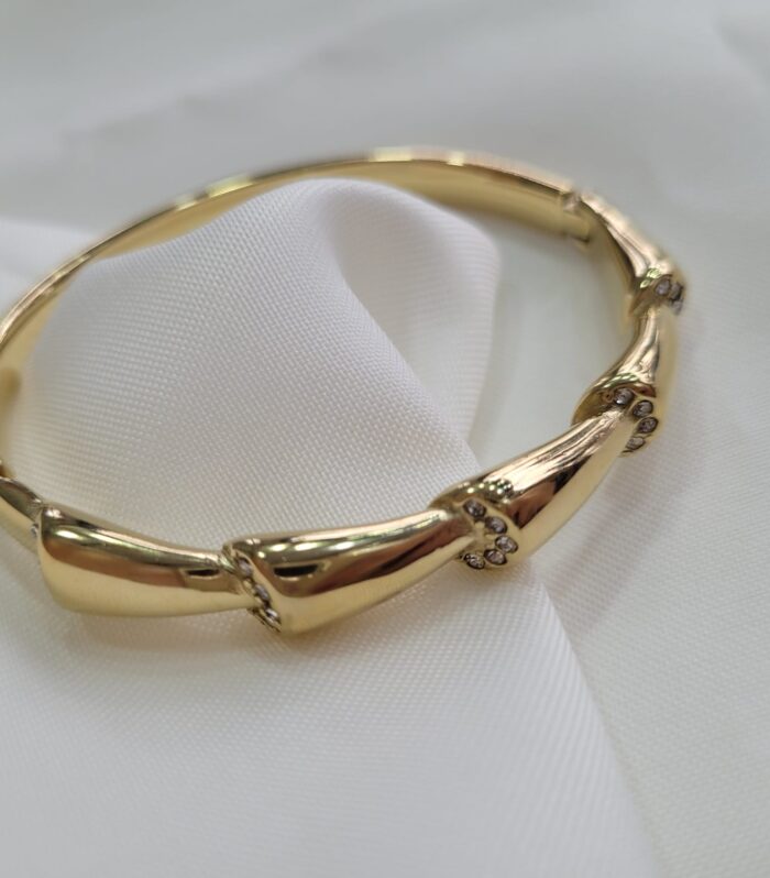 ALTIN KAPLAMA TAŞLI TASARIM YEL MODEL KELEPÇE